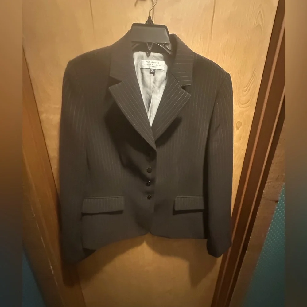 Tahari Elegant Brown Pinstripe Blazer and Skirt Set 16P - Picture 7 of 16